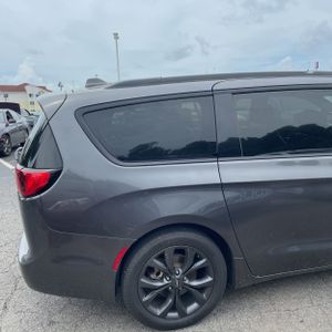 2018 Chrysler PACIFICA TOURING L — фото 9