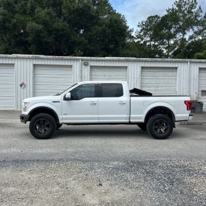 2017 FORD F-150 LARIAT photo 3
