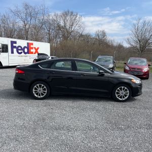 FORD FUSION SE - 10