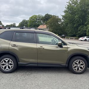 2024 Subaru FORESTER PREMIUM 缩略图 11