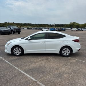 2019 Hyundai ELANTRA SE 照片 3