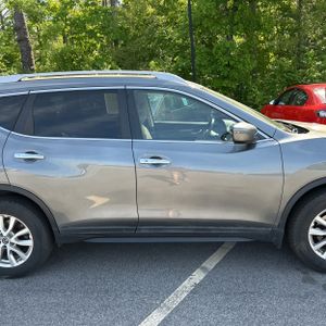 NISSAN ROGUE SV - 9