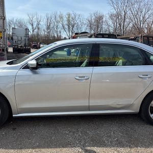 VOLKSWAGEN PASSAT 1.8T WOLFSBURG EDITION - 4