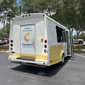 FORD E-350 CUTAWAY - 8