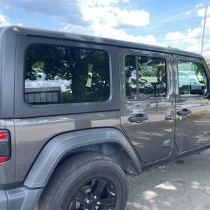 JEEP WRANGLER UNLIMITED SPORT ALTITUDE 4X4 - 9