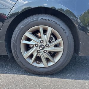 2019 KIA OPTIMA LX — миниатюра 18