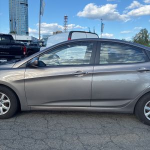 HYUNDAI ACCENT GLS - 4