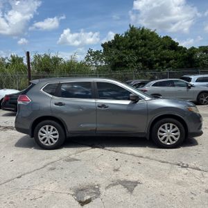 2016 Nissan ROGUE S — фото 10
