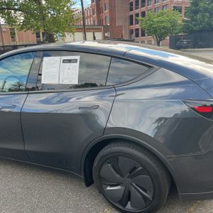TESLA MODEL Y LONG RANGE - 5