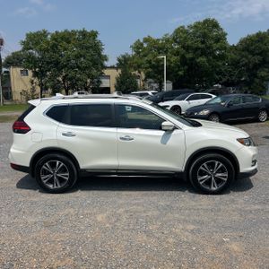 2017 Nissan ROGUE SL — фото 10