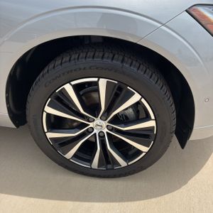 صورة مصغرة 20 لـ 2024 Volvo XC60 B5 PLUS DARK THEME
