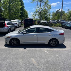 HYUNDAI ELANTRA SEL - 3