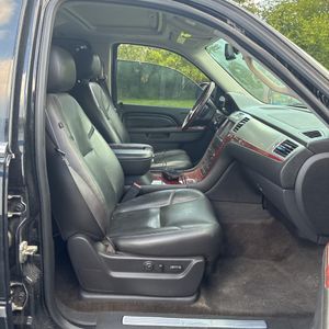 2014 Cadillac ESCALADE LUXURY — фото 32