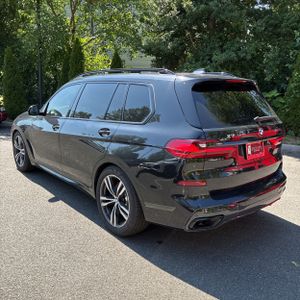 صورة 5 لـ 2021 BMW X7 M50I
