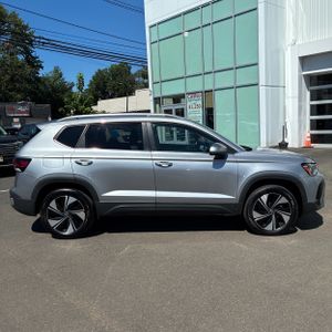 صورة 10 لـ 2025 Volkswagen TAOS SE 4MOTION