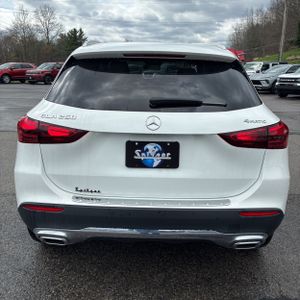 MERCEDES-BENZ GLA - 7