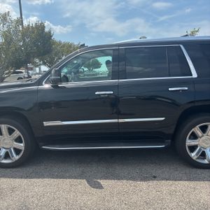 2019 Cadillac ESCALADE LUXURY photo 4