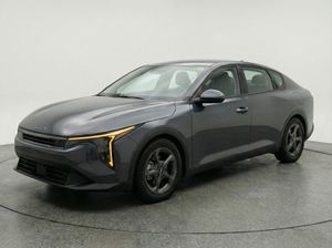 2025 KIA K4 LXS photo 3
