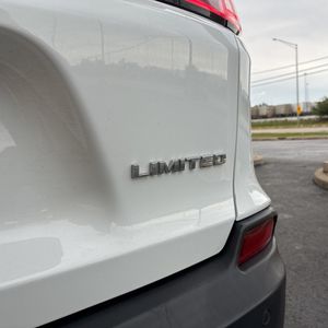 2019 JEEP CHEROKEE LIMITED 缩略图 23