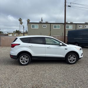 FORD ESCAPE SE - 10