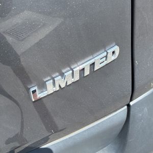 2023 Toyota RAV4 LIMITED — миниатюра 23