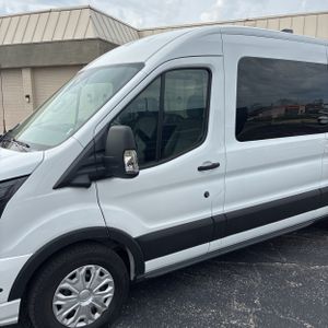 FORD TRANSIT-350 PASSENGER V. XLT - 2