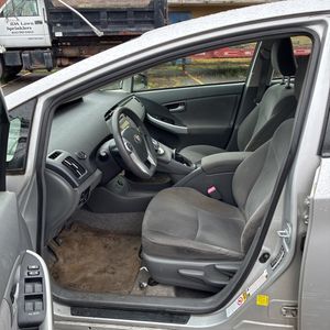 2011 Toyota PRIUS TWO — миниатюра 32