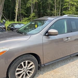2014 Nissan PATHFINDER SV — фото 2