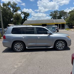 صورة 10 لـ 2010 Lexus LX 570 BASE