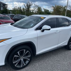 صورة 2 لـ 2017 Lexus RX 350 BASE