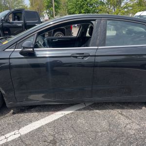 FORD FUSION SE - 4