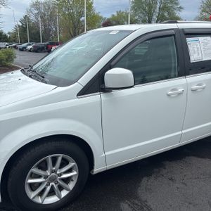 DODGE GRAND CARAVAN SXT - 2