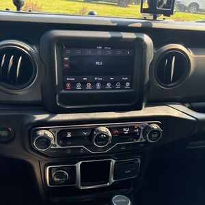 صورة مصغرة 36 لـ 2023 JEEP GLADIATOR SPORT