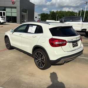 MERCEDES-BENZ GLA - 5