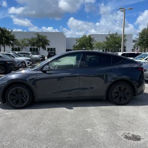 TESLA MODEL Y LONG RANGE - 3