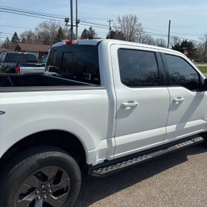 FORD F150 LIGHTNING LARIAT - 9