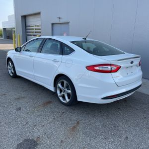 FORD FUSION SE - 4