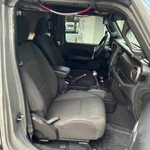 صورة مصغرة 33 لـ 2020 JEEP GLADIATOR SPORT