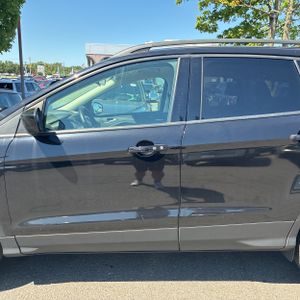 FORD ESCAPE SE - 4