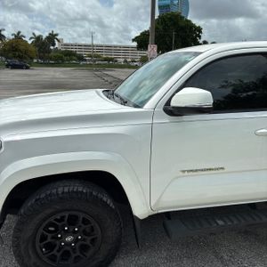 2022 Toyota TACOMA SR5 V6 照片 2