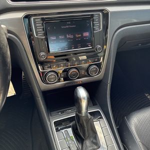 2018 Volkswagen PASSAT 2.0T R-LINE — миниатюра 74
