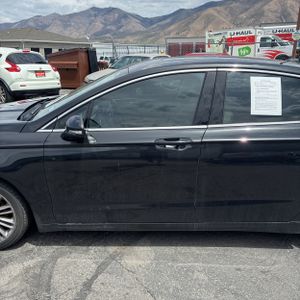 FORD FUSION SE - 4
