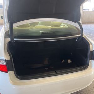 صورة مصغرة 42 لـ 2013 Lexus ES 300H BASE