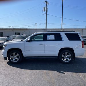 2017 Chevrolet TAHOE LS photo 3