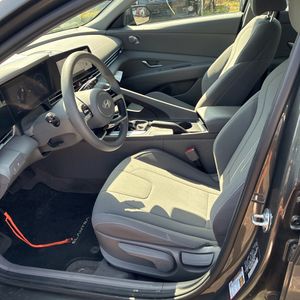 2024 Hyundai ELANTRA SEL 缩略图 32