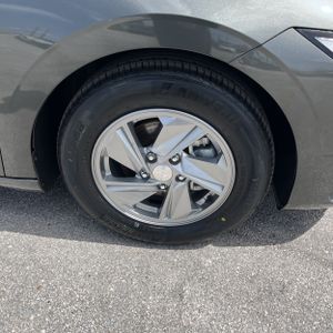 صورة مصغرة 20 لـ 2024 Hyundai ELANTRA SE