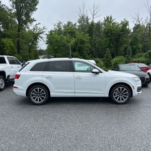 صورة 10 لـ 2019 AUDI Q7 55 PREMIUM