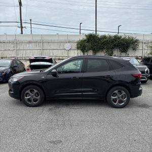 صورة 3 لـ 2023 FORD ESCAPE ST-LINE
