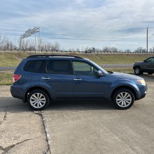 SUBARU FORESTER X PREMIUM - 10