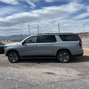 CHEVROLET SUBURBAN Z71 - 3